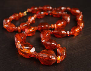 Halskæde, varmebehandlet rav