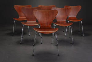 Arne Jacobsen. Sæt på seks Syveren stole af teak, model 3107 6