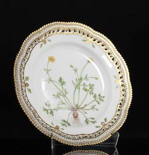 Royal Copenhagen, Flora Danica middagstallerken nr. 203553