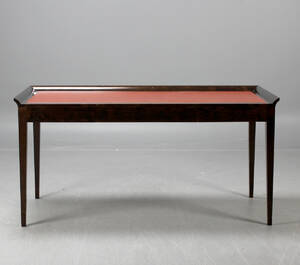 Skrivbord med skinnskiva Denna vara har satts till omförsäljning under nytt varunummer4110170