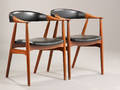Farstrup Møbler, Et par armstole af teak med sort kunstskind 2
