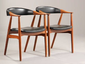 Farstrup Møbler, Et par armstole af teak med sort kunstskind 2