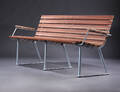 Havebænk, Listebænk med stel af varmtgalvaniseret stål, lister af FSC certificeret mahogni