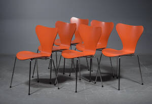 Arne Jacobsen, 6 syverstole, model 3107, orange-lakerede 6