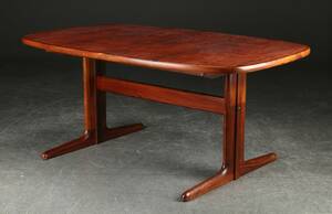 Skovby møbler. Spisebord af palisander med udtræk 3 Denne vare er sat til omsalg under nyt varenummer 4920843