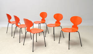 Arne Jacobsen 1902-1971. Sæt på seks stole, Myren- model 3101 6