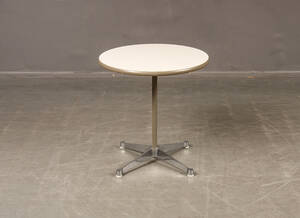 Charles Eames, cafébord  Denna vara har satts till omförsäljning under nytt varunummer4303192