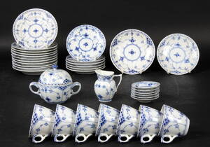 Royal Copenhagen. Halvblonde musselmalet. Kaffeservice.34 