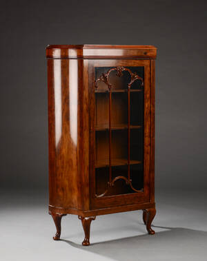 Vitrineskab af mahogni, 1900-tallet