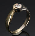 Ring af 14 kt guldhvidguld med en brillant på 0.20 ct 