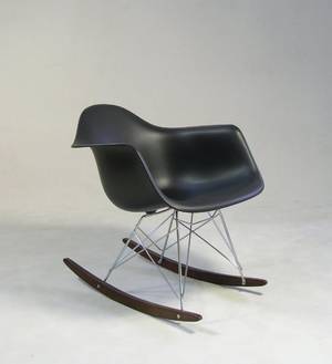 Ray und Charles Eames, Rocker RAR, Plastic Armchair