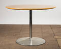 Fritz Hansen, Beistelltisch,  Diese Ware steht erneut zur Auktion unter der Warennummer 4932401