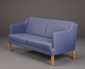 Dansk møbelproducent. To personers sofa  Denne vare er sat til omsalg under nyt varenummer 4914862