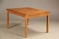 Dansk møbelproducent. Spisebord af egetræ Denne vare er sat til omsalg under nyt varenummer 4718944