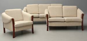 Dansk møbelproducent. Lænestol, to-pers. og tre-pers. sofa 3