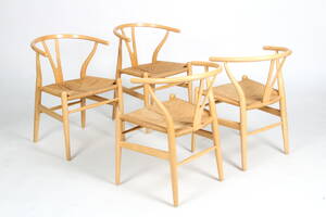 Hans J. Wegner. Fire Y-stole. model CH-24 4 Denne vare er sat til omsalg under nyt varenummer 4908962