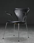 Arne Jacobsen. Armstol, sort læder, model 3207