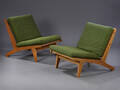 Hans J. Wegner. Par lavrygget lænestole, model 375 2