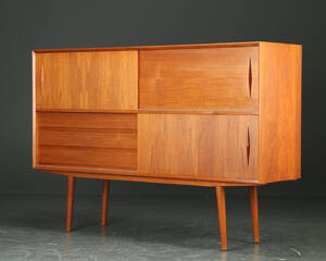 Høj skænk af teaktræ, 1950erne