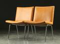 Hans J. Wegner. Par Lufthavnsstole, model AP-38, nybetrukkede 2