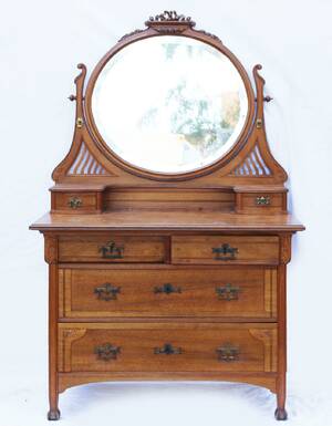 Spegelbyrå, jugend, 1900-talets början