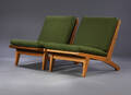 Hans J. Wegner. Par lavrygget lænestole, model GE-375 2 