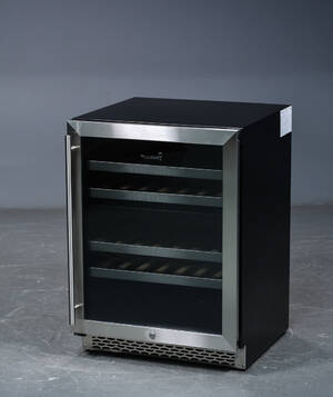 Vinocura, vinkøleskab til 39 flasker