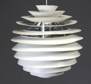 Poul Henningsen. KuglenLouvre, pendel