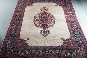Orientmatta. Ca 285x405 cm Denna vara har satts till omförsäljning under nytt varunummer4102500
