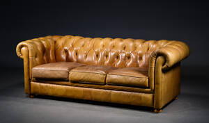 Chesterfield sofa m. brunt læder