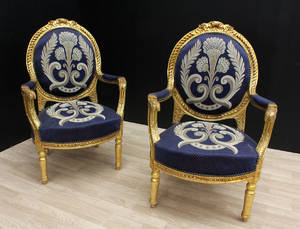 Karmstolar, ett par, gustaviansk stil, 1900-tal. 2
