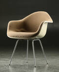 Charles Eames. Armstol, model DAX 