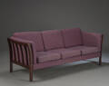 Tre-pers sofa med tremmesider