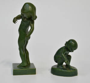 Kai Nielsen, Adda Bonfils Ipsens Enke. To figurer af glaseret terracotta 2