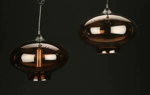 Par pendler af ravfarvet glas 2