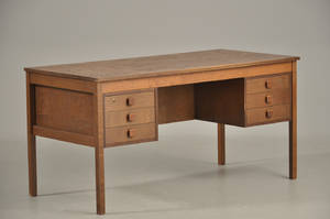 Skrivebord af bejdset eg, 1970erne