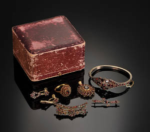 Smykkesæt med granater 6