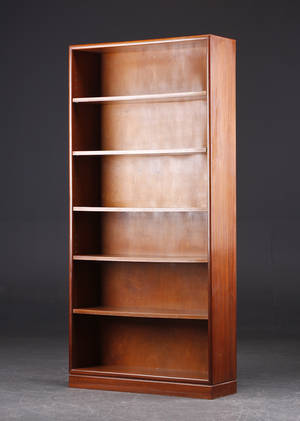 Dansk Møbelproducent. Bogreol af mahogni
