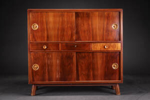 Dansk møbelsnedker. Skænk af mahogni