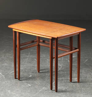 To sideborde af teak, 1950erne 2 Denne vare er sat til omsalg under nyt varenummer 4490336