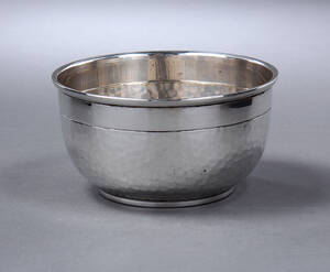 Grann  Laglye. Skål af hammerslået sølv, anno 1916