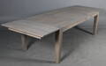 Dansk møbelproducent. Spisebord i 30 mm massiv ask. Incl. to tillægsplader. 3
