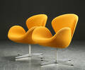 Arne Jacobsen. To lænestole, Svanen, model 3320 2  Denne vare er sat til omsalg under nyt varenummer 4098357
