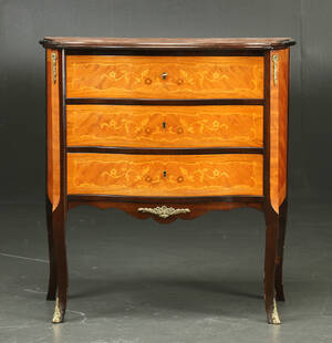 Kommode af rosentræ, Louis XV stil
