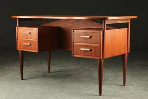 Skrivebord af teak, 1950erne