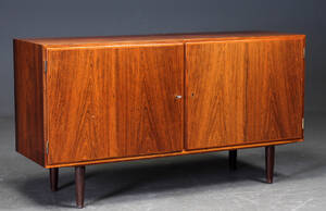 Aage Hundevad. Lille skænk, palisander Denne vare er sat til omsalg under nyt varenummer 4517902