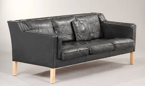 Mogens Hansen, Trepers sofa sort læder