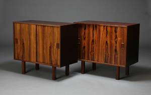 Dansk møbelproducent. Par skænke 2