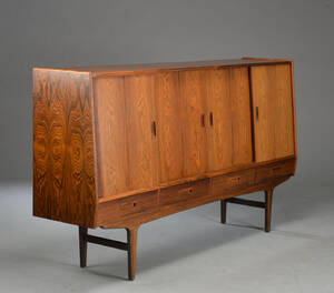 Dansk møbelproducent. Skænk i palisander  Denne vare er sat til omsalg under nyt varenummer 4917712