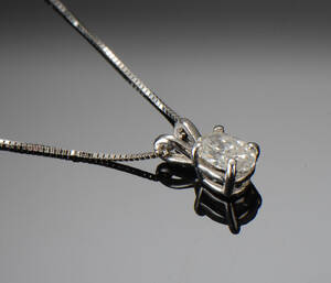 Diamantvedhæng med halskæde, ca 0.60 ct